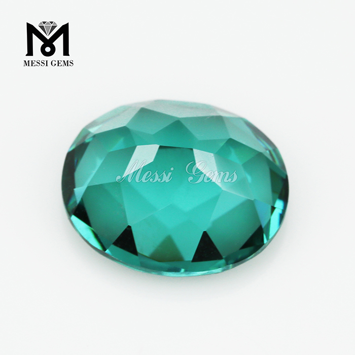 crystal nano smaragdus russicus lapis nanositalis in multiformibus ovalibus figurae