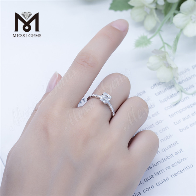 18k Aurum 2.2G Aurum pondus 1ct Smaragdus Lab Diamond Ring