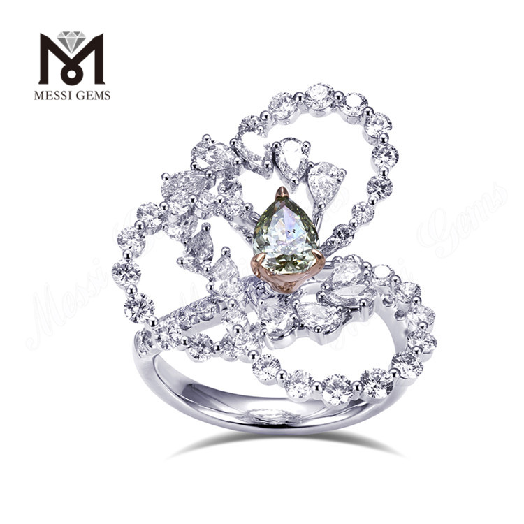 Pulchritudinem retegens 1 carat Platinum Pear Engagement Rings Contemporary
