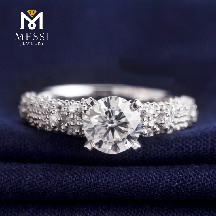 Moissanite Aurum Orbis