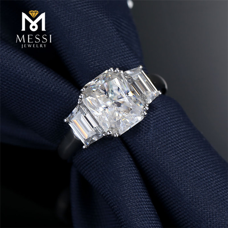 Moissanite aurum circulum ad virginem